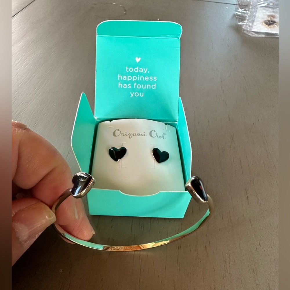 Origami Owl Black Heart Bracelet & Earrings